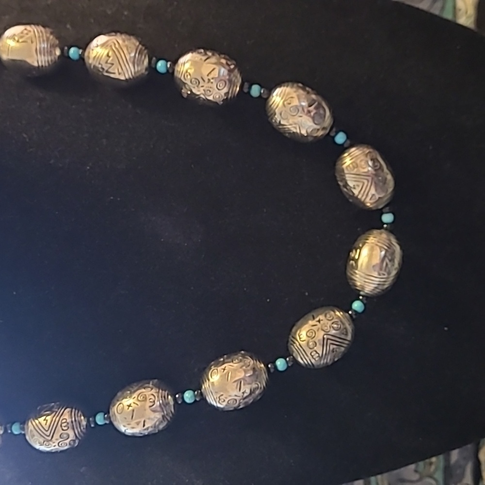 Hand crafted turquoise and silver plated necklace and earring set - Picture 2 of 5